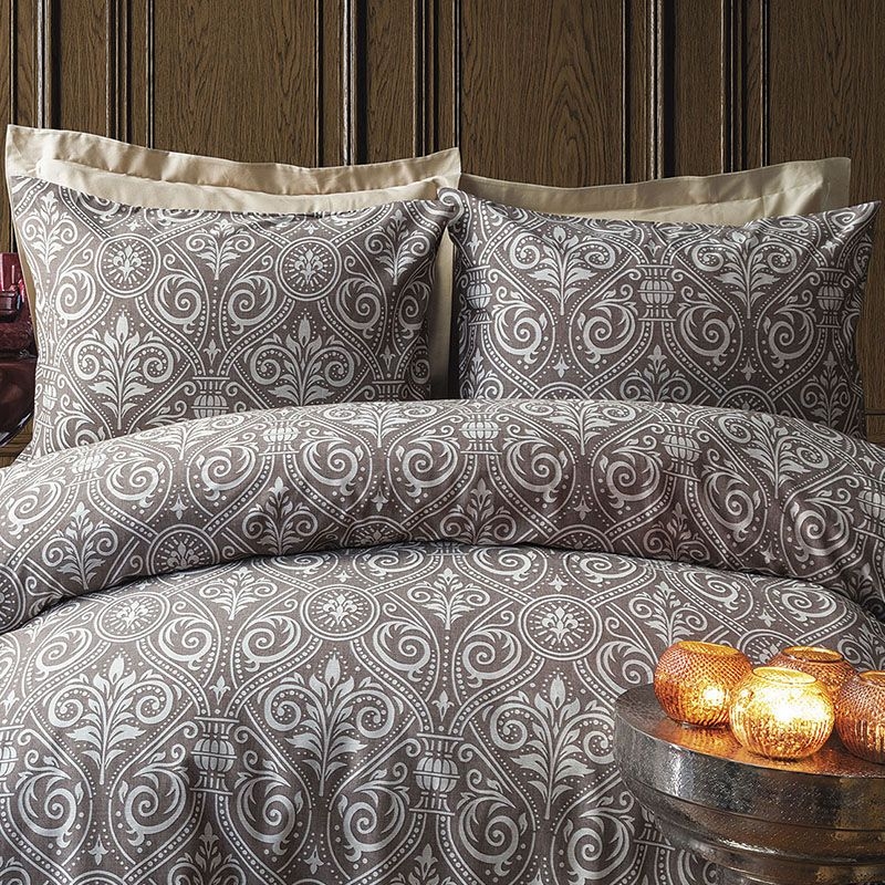 خرید کاور لحاف ۶ تکه دونفره ورونیکا مدل volare کلاسیک کرم قهوه ای | ورونیکا