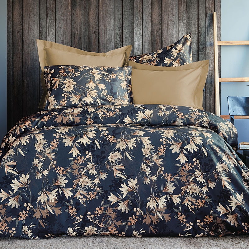 خرید کاور لحاف پنبه ای 6 تکه دونفره ورونیکا مدل vongale سرمه ای-کرم | ورونیکا