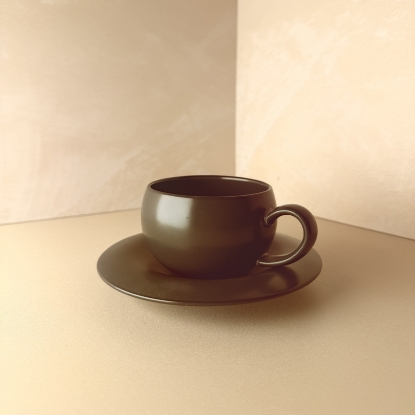 تصویر  فنجان و نعلبکی چای