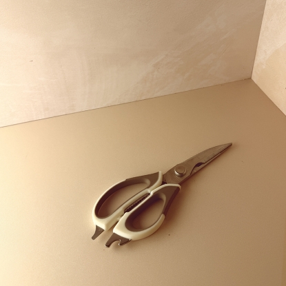 تصویر  قیچی چند کاره