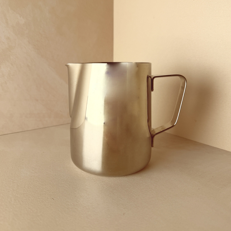 تصویر  شیرجوش (پیچر) سایز متوسط 600ml