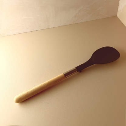 تصویر  قاشق آشپزی استیل چوبی
