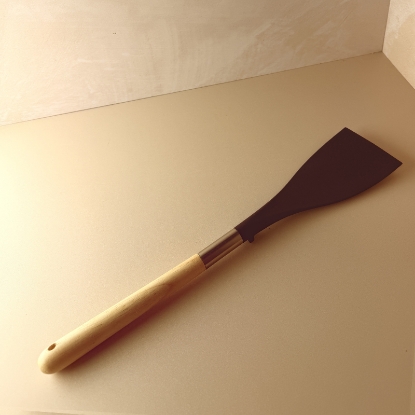 تصویر  کفگیر لیسه ای استیل چوبی