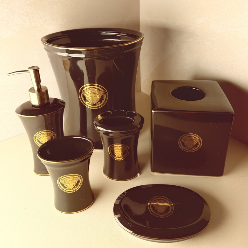 تصویر  اکسسوری 6 تکه سرویس بهداشتی ورونیکا مدل VERSACE BLACK مشکی